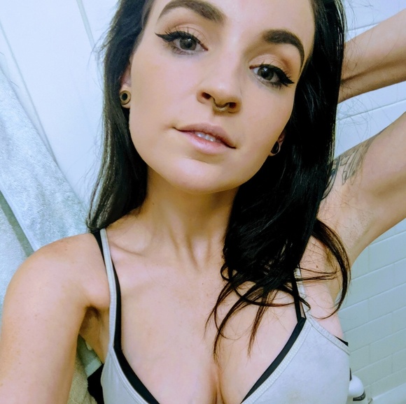 Meet your Posher, Amelia - Picture 1 of 1